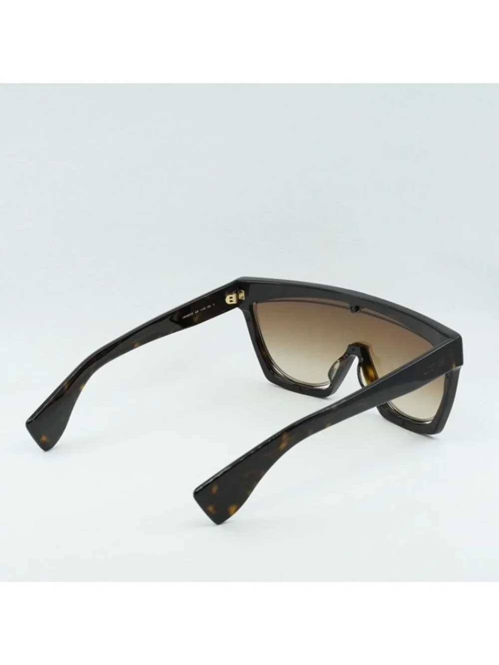 Loewe LW40012F 52F Sunglasses Dark Havana Shield Frame, Gradient Brown Lenses